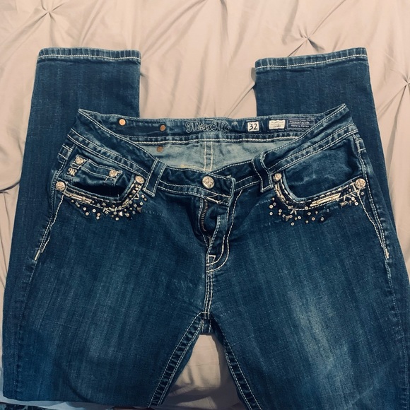 Lots of name brand jeans - Picture 4 of 14